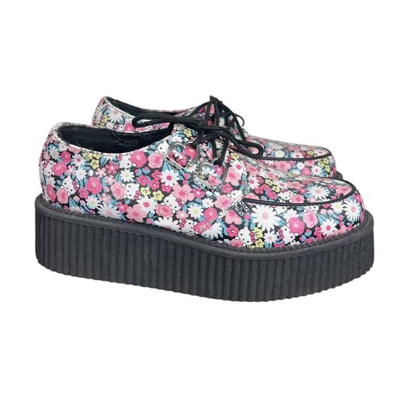 T.U.K. Sanrio Hello Kitty Daisy Mondo Creepers Lace Up Platform Shoes Size 8 - Picture 1 of 8
